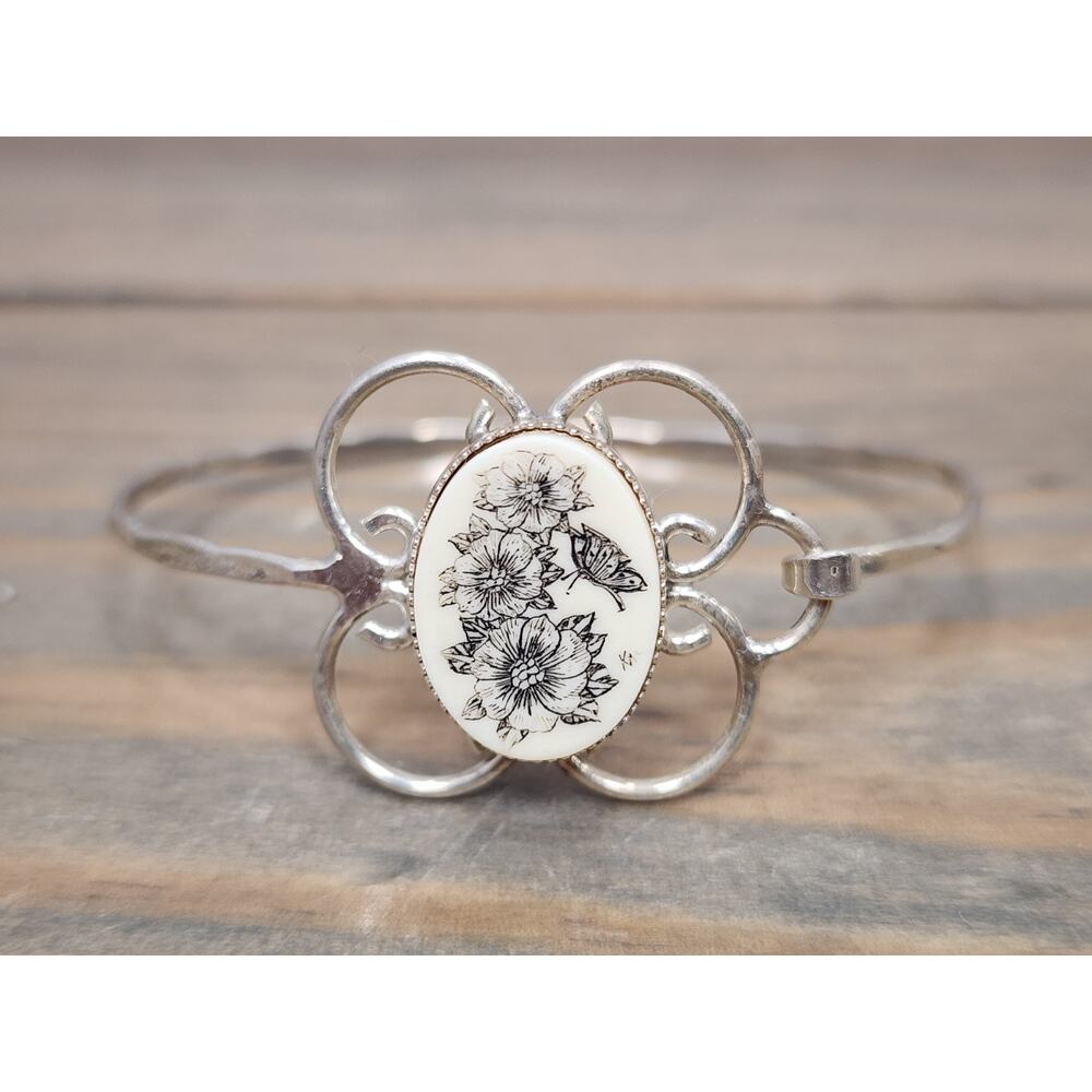 Vintage Silver Tone Wire Bracelet Floral Cameo